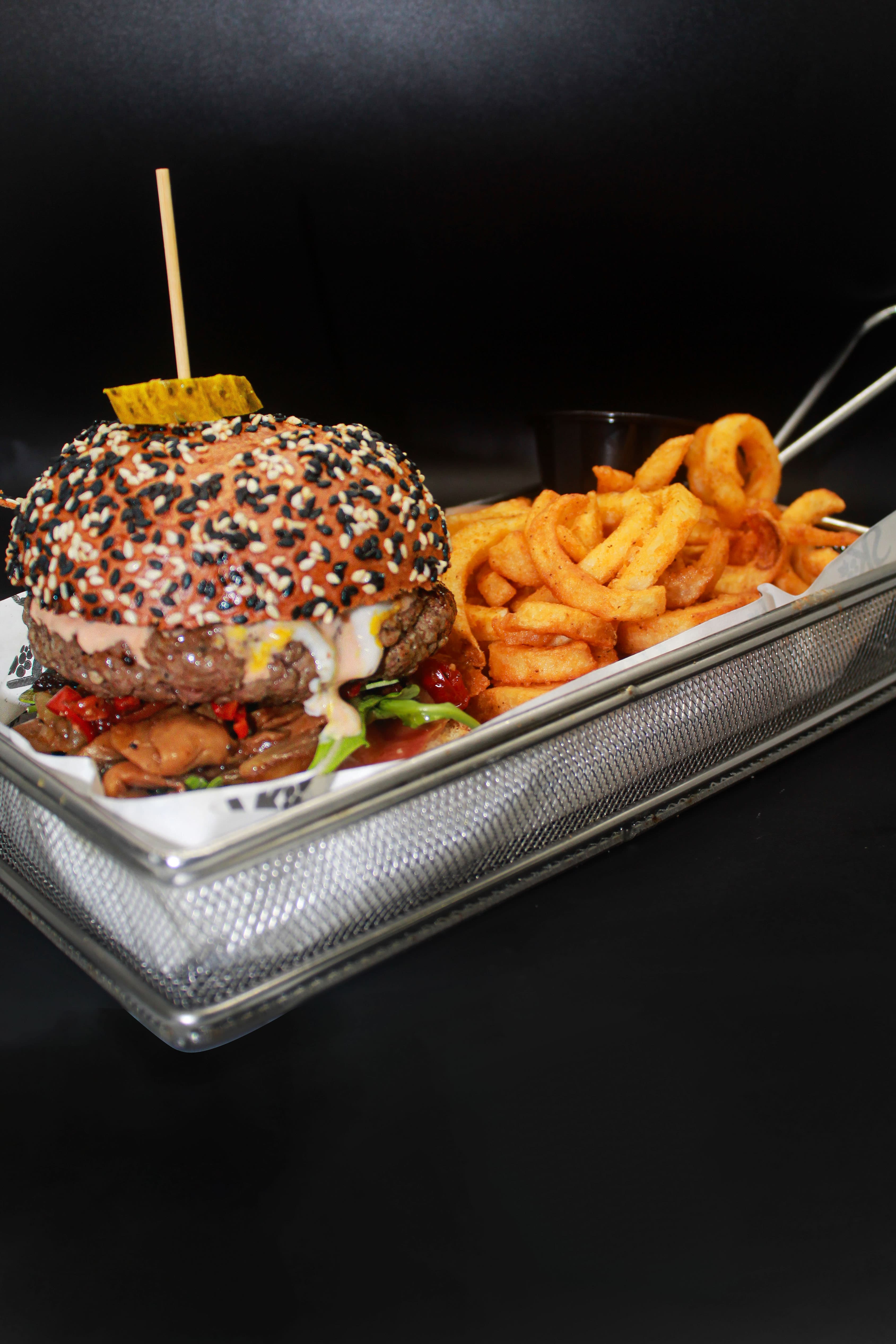 HAMBURGUESA DE LA CASA